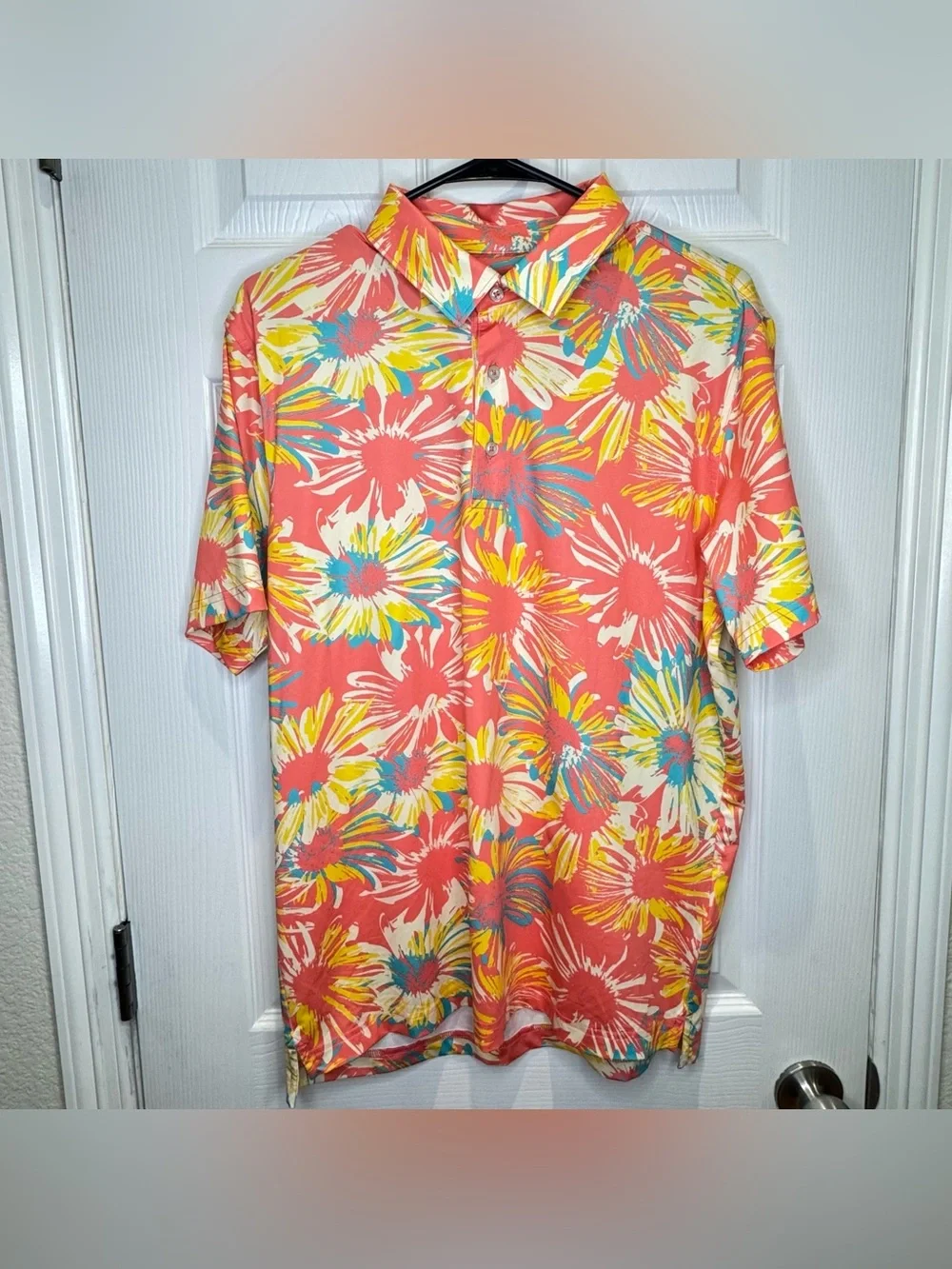 Chubbies Coral Floral Performance Polo Men's Medium Blue Yellow Resortwear Golf - Picture 2 of 6